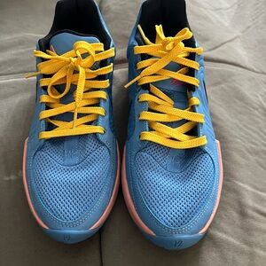 Nike Men's Blue Sneakers with Yellow Laces